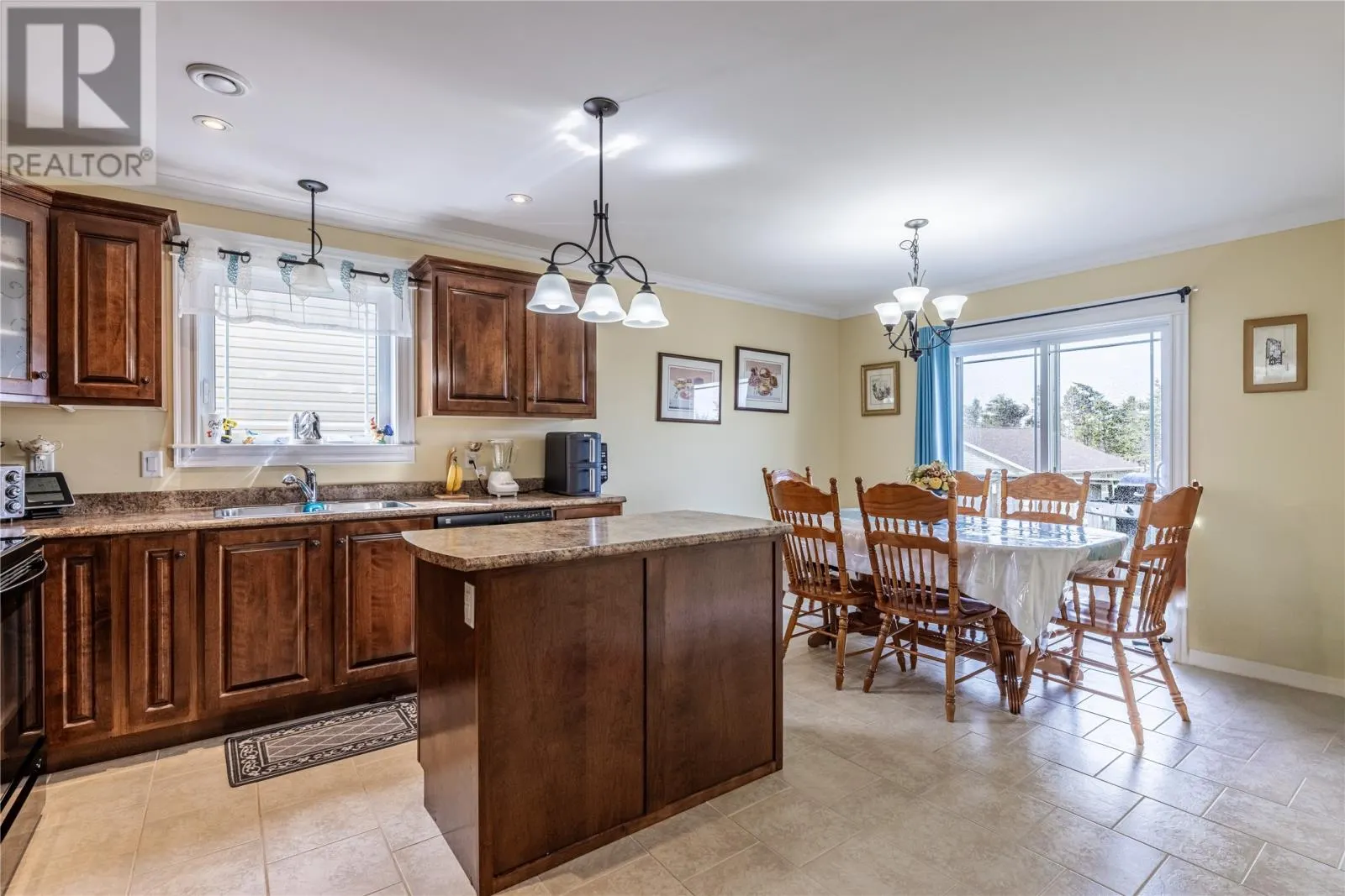 68 Middle Bight Road