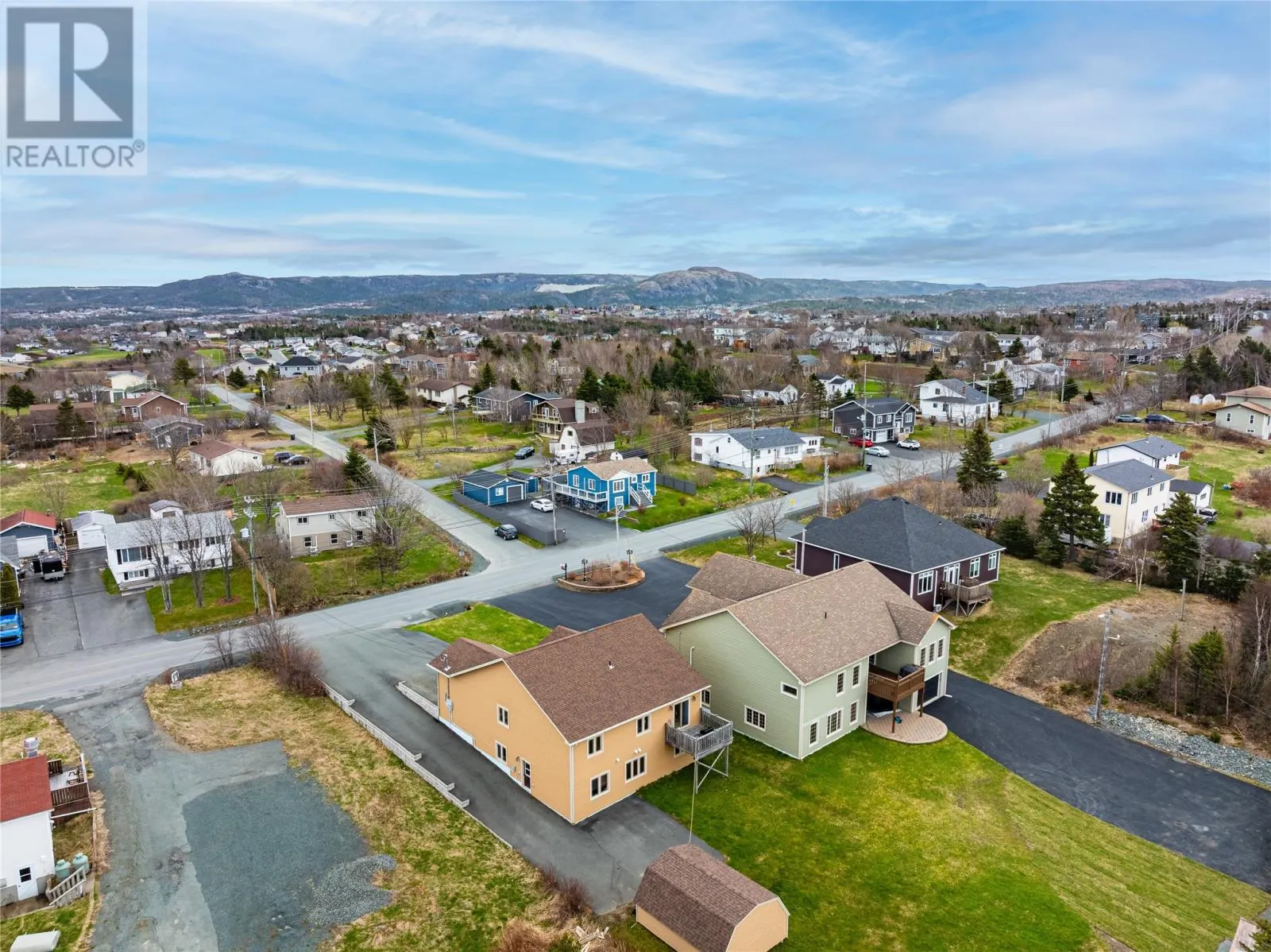 68 Middle Bight Road