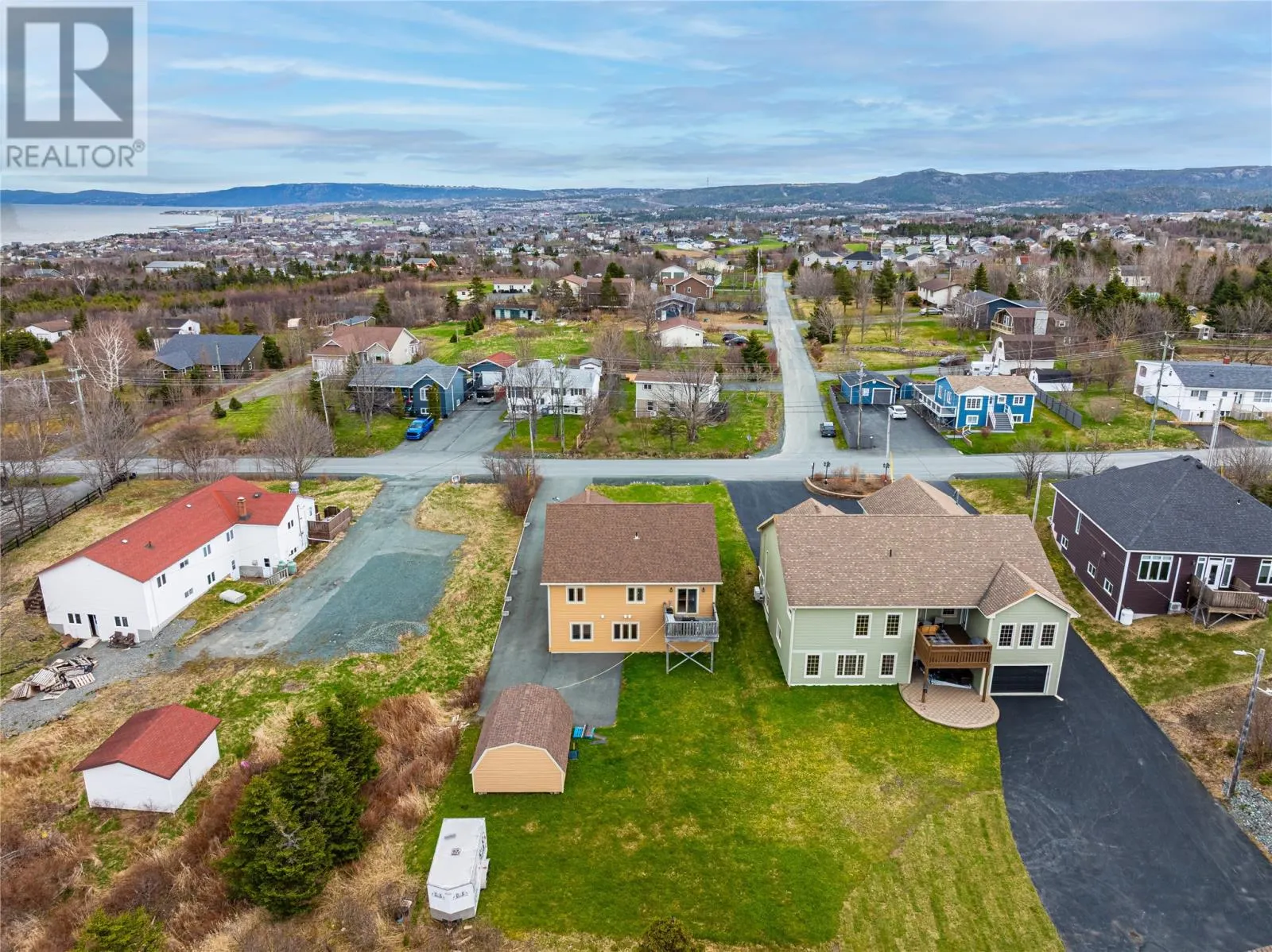 68 Middle Bight Road