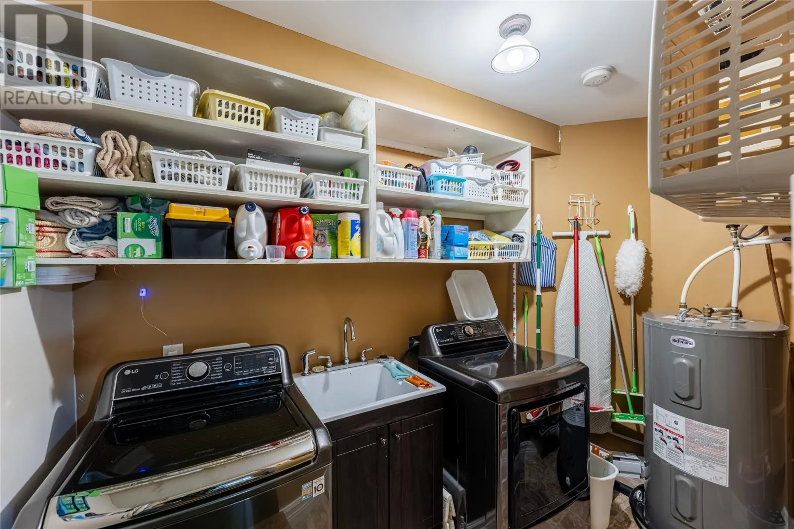68 Middle Bight Road