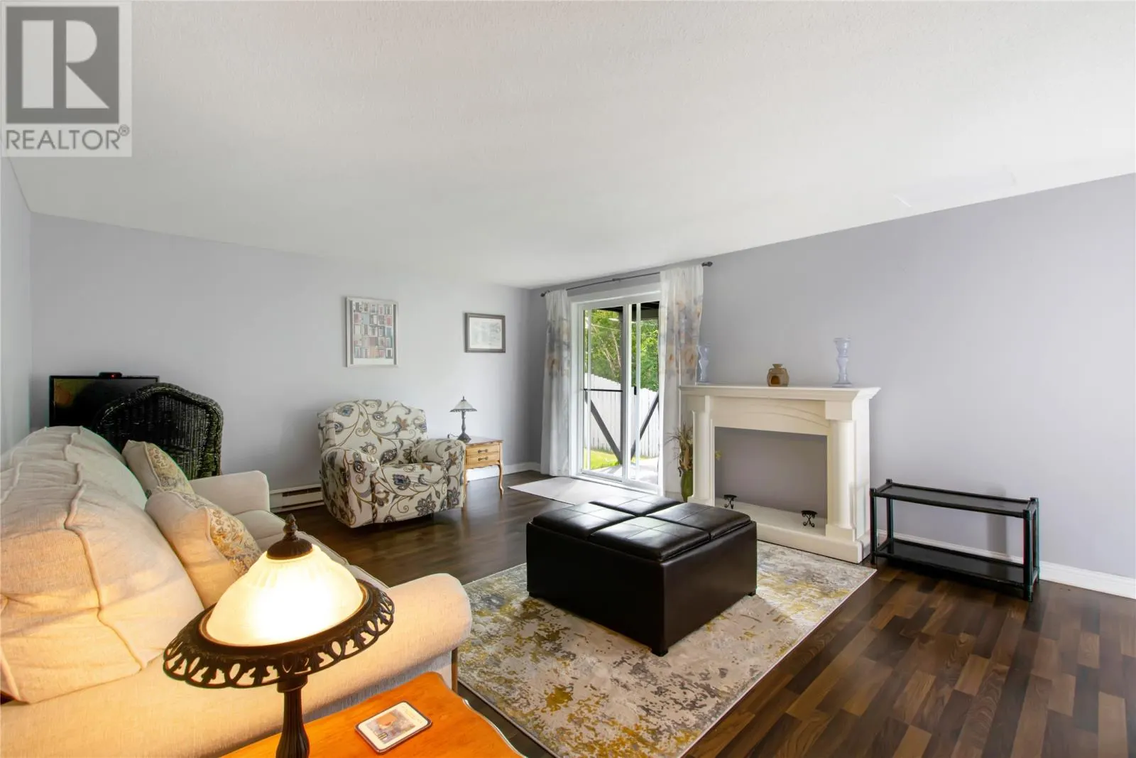 11 Oakridge Drive