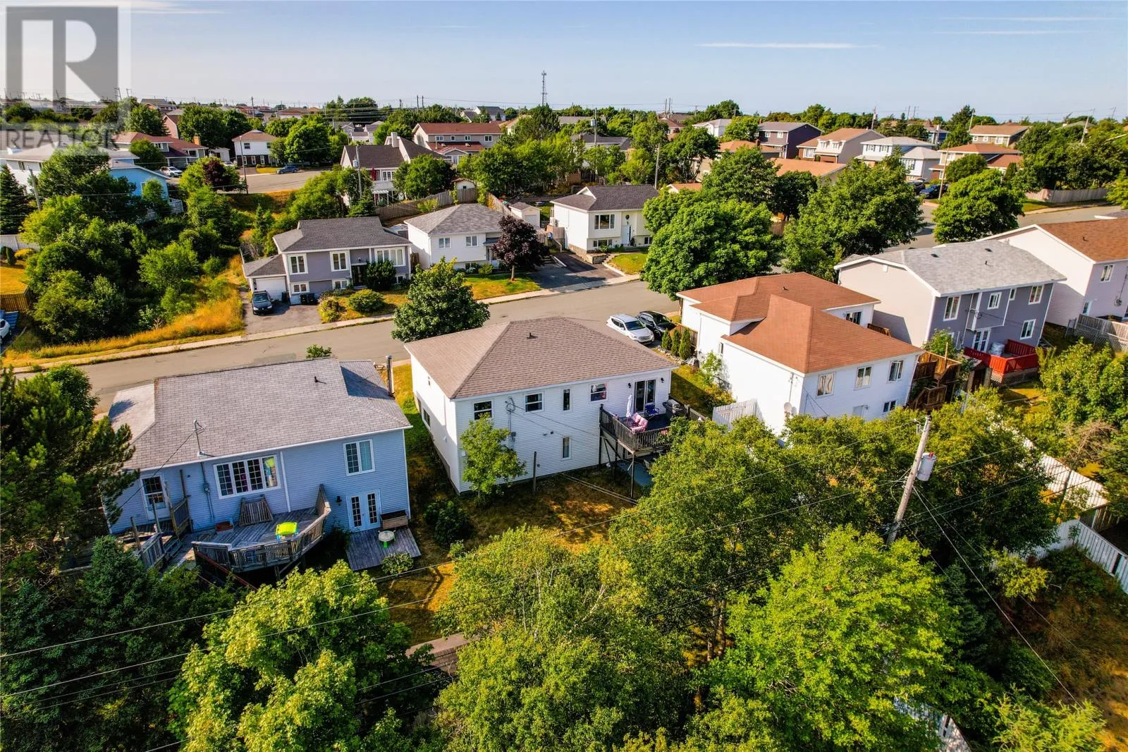 11 Oakridge Drive