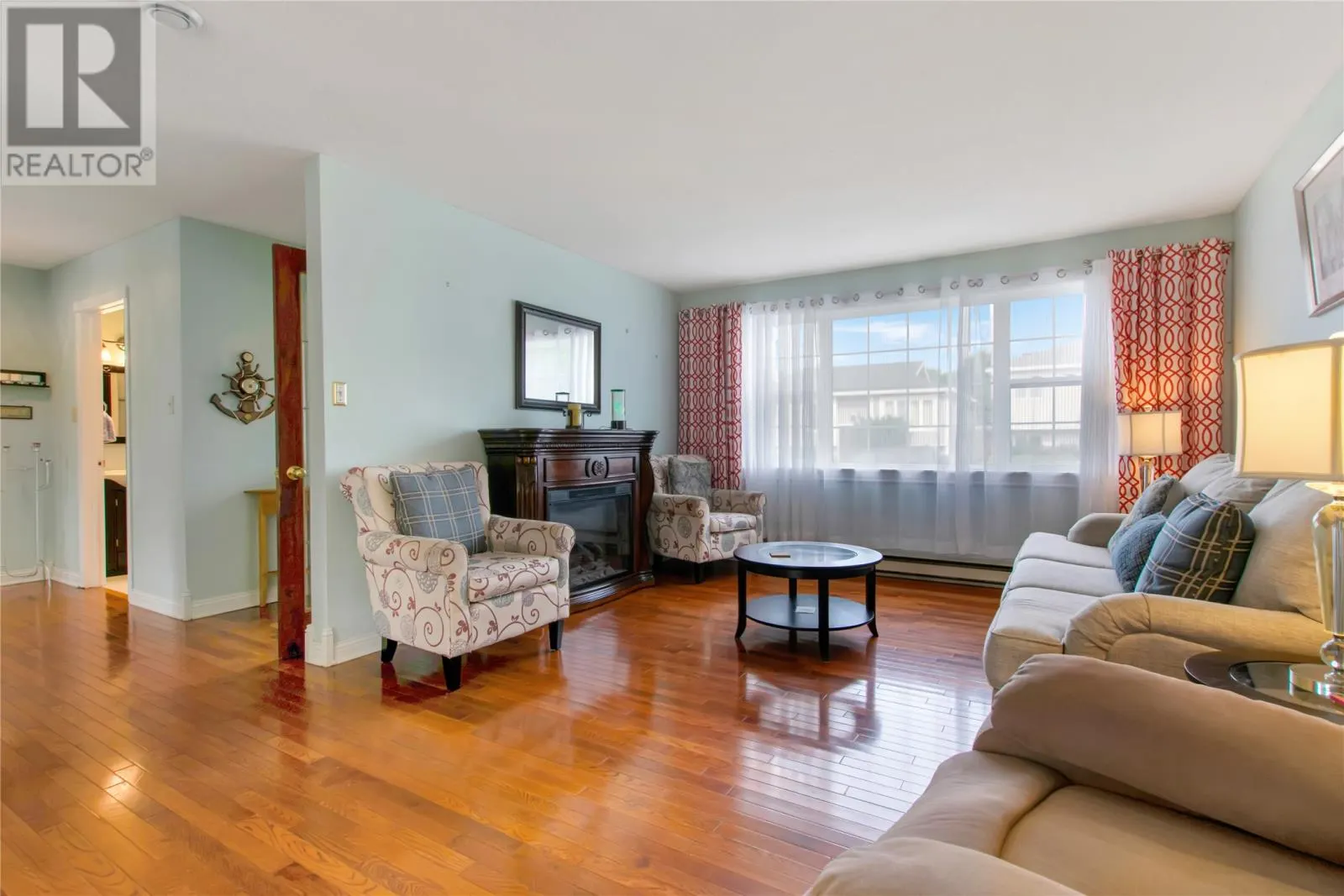 11 Oakridge Drive