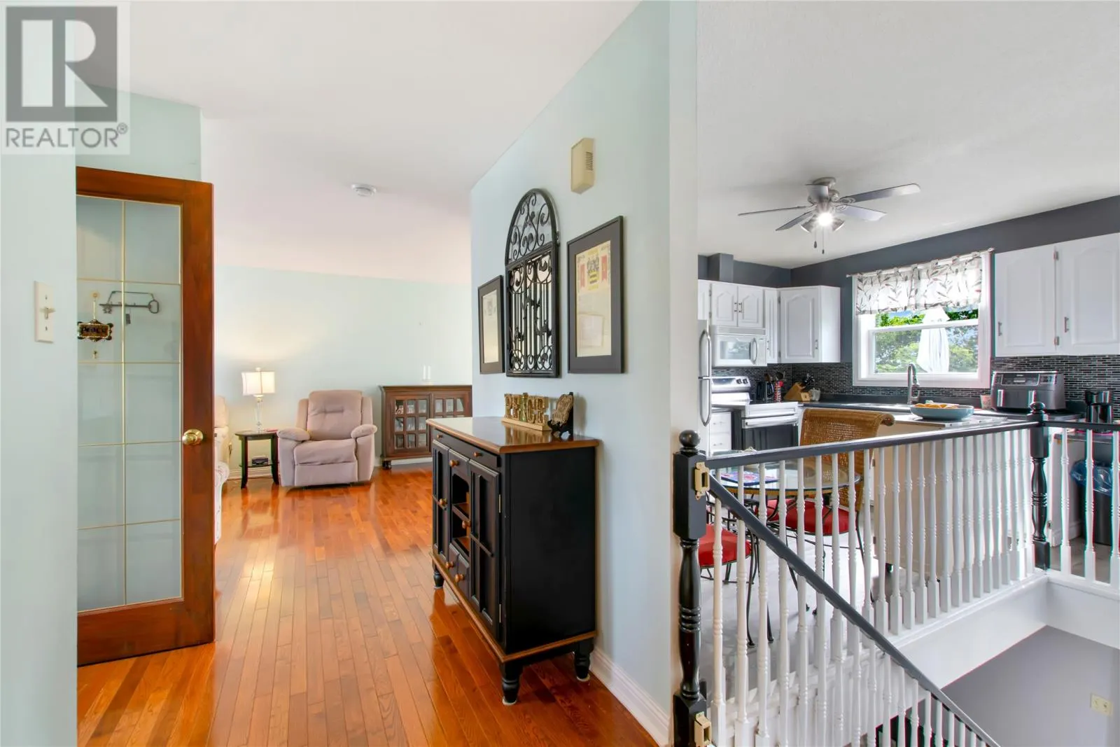 11 Oakridge Drive