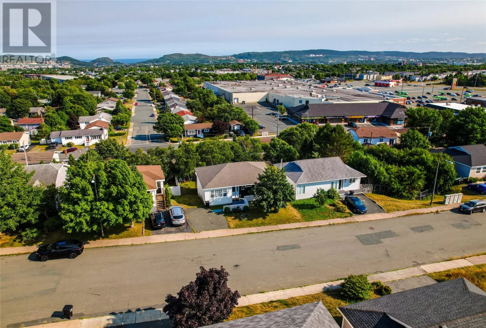11 Oakridge Drive