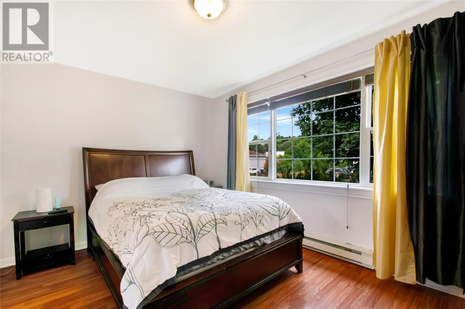 11 Oakridge Drive