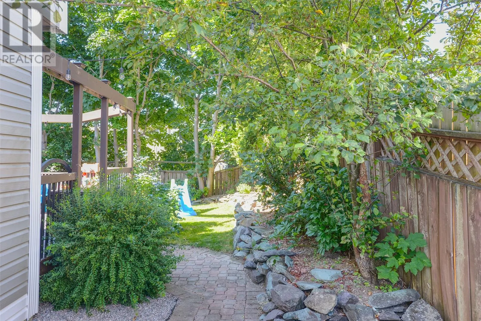 60 Duntara Crescent