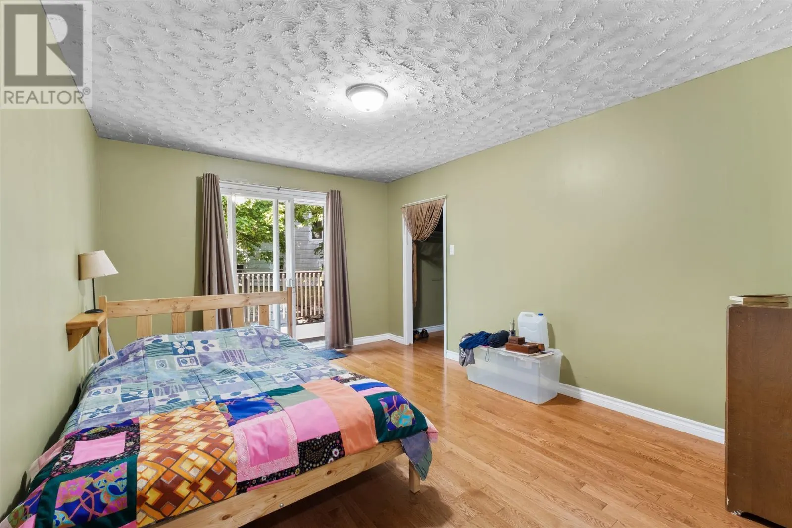 8 Virginia Place