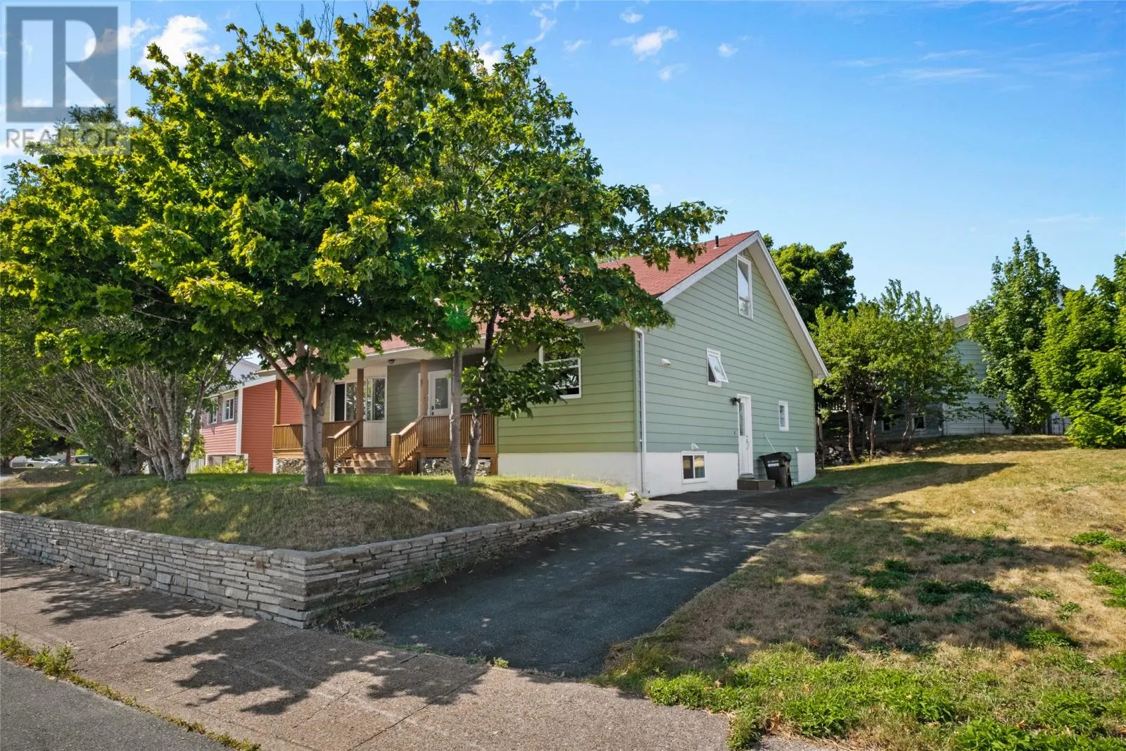 8 Virginia Place