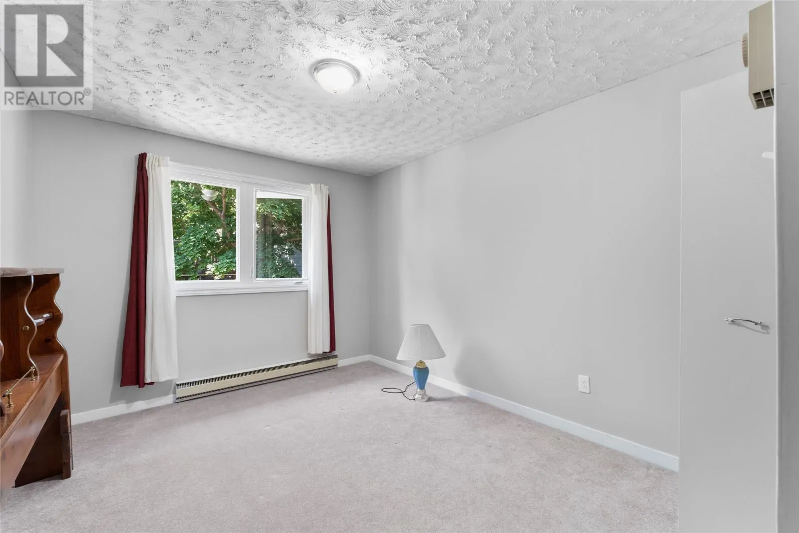 8 Virginia Place
