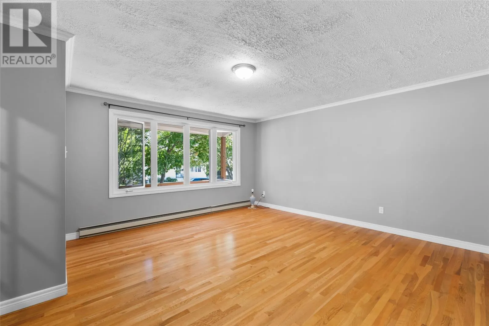 8 Virginia Place