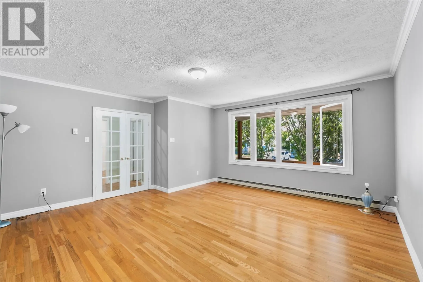 8 Virginia Place