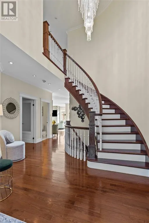 8 Carriage Lane