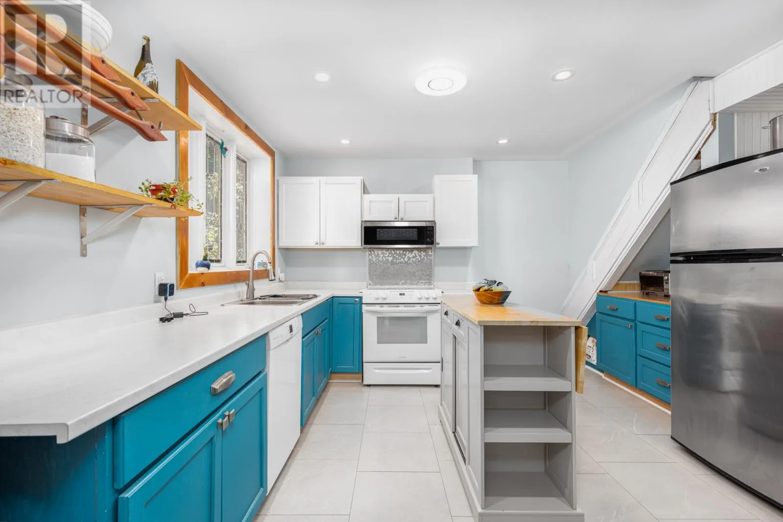 99 Freshwater Road