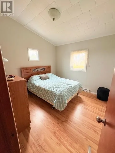 246 Vineland Road
