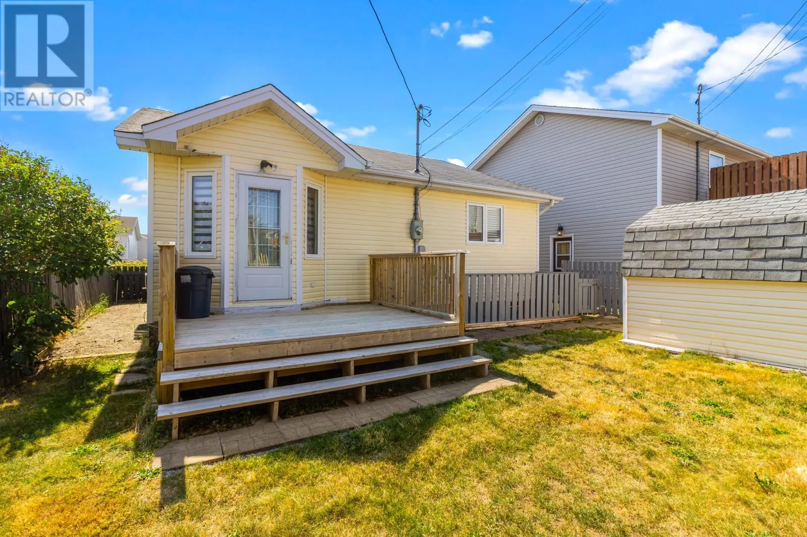 27 KELLAND Crescent