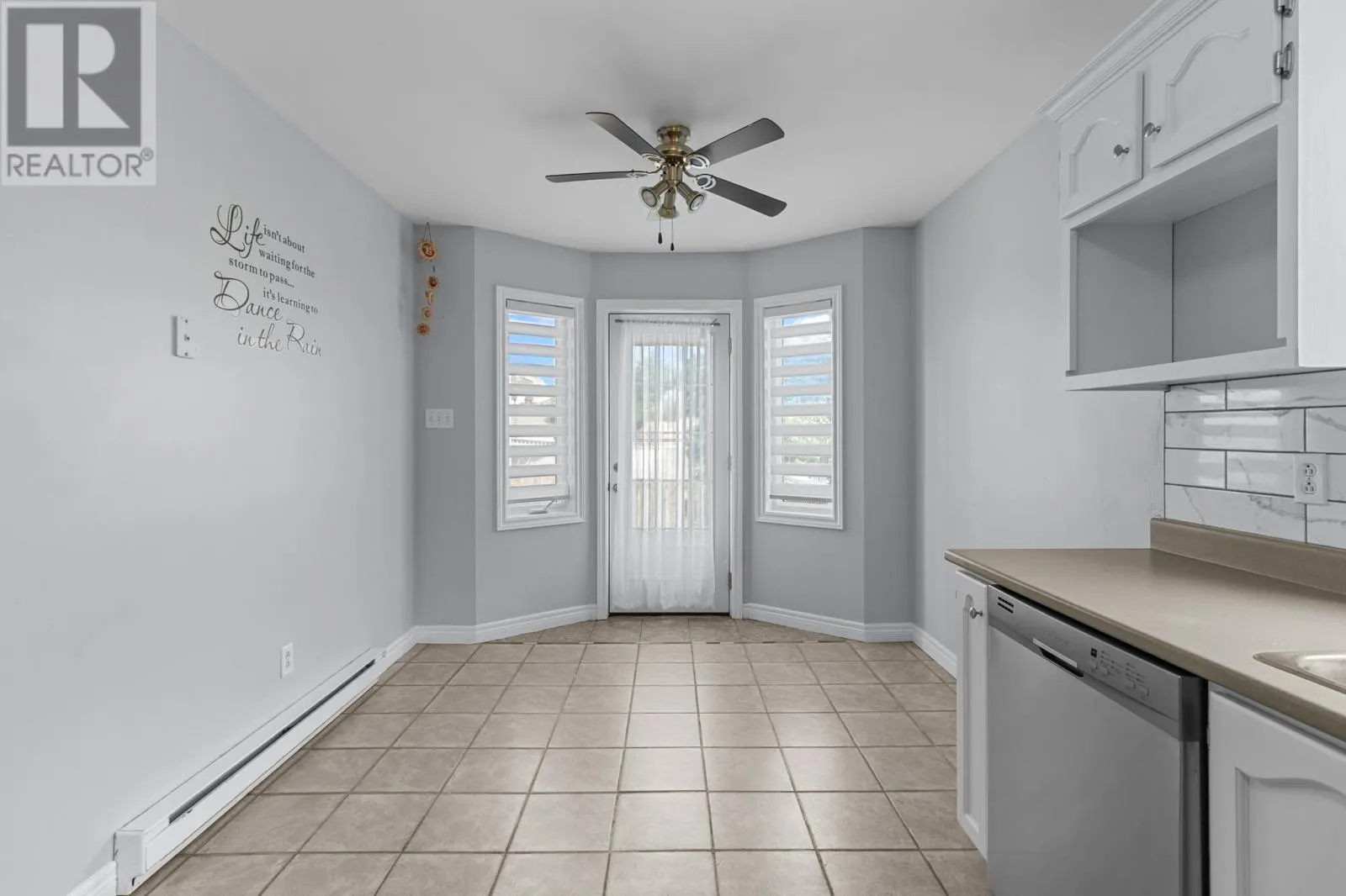 27 KELLAND Crescent