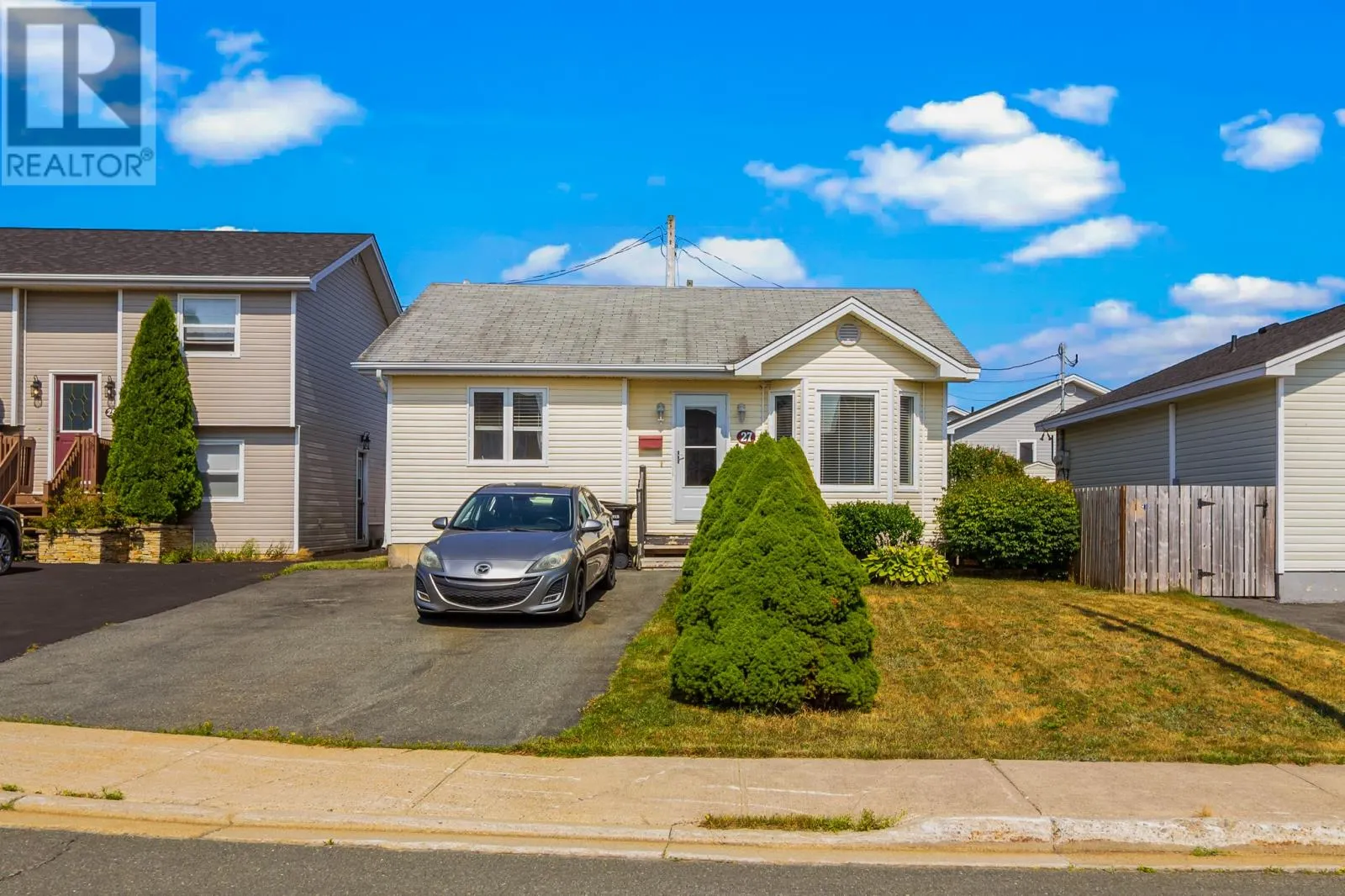 27 KELLAND Crescent