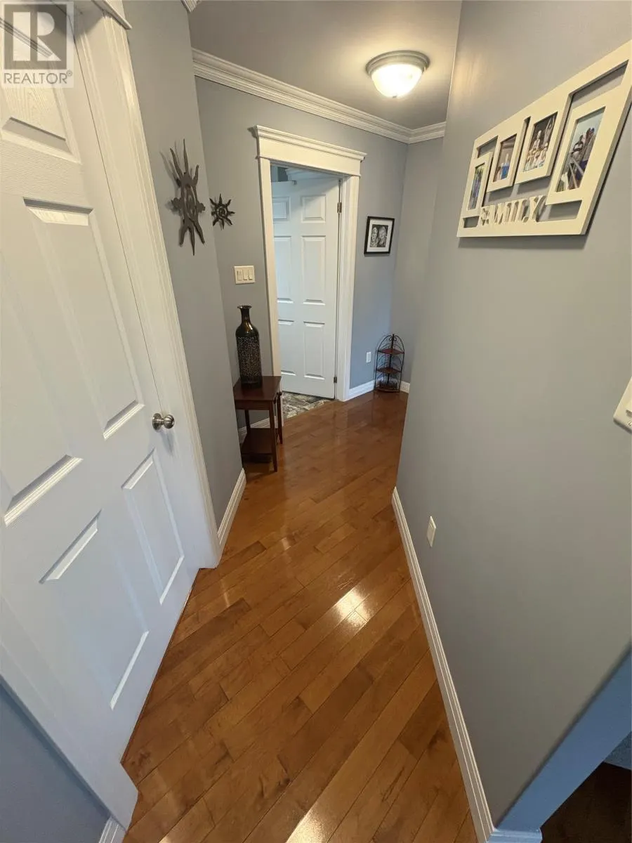 5 Simmons Lane