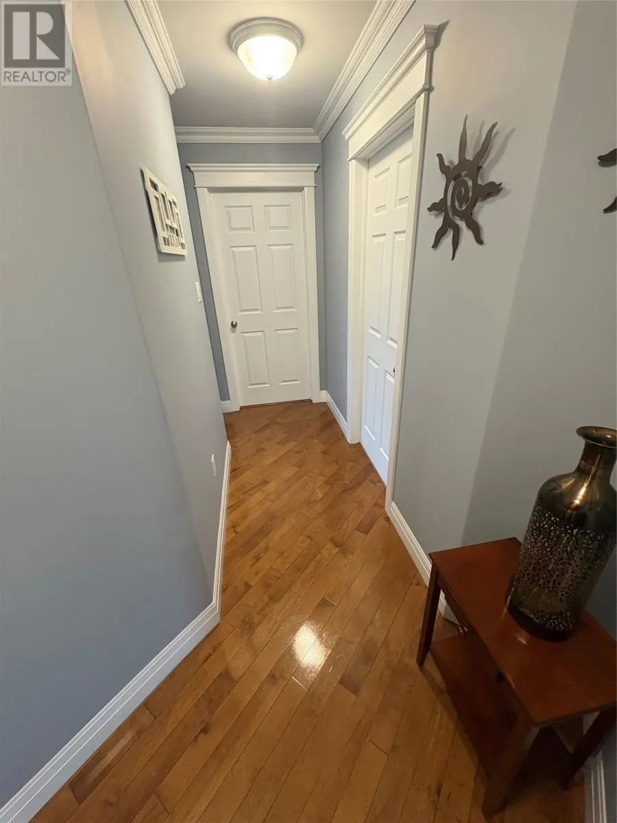 5 Simmons Lane