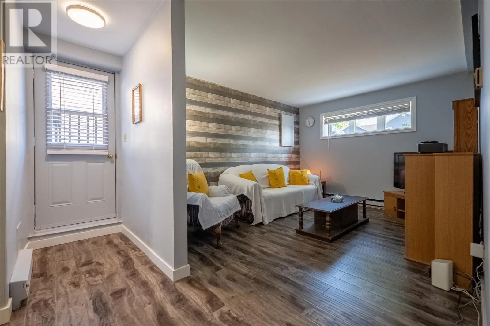 15 Marconi Place