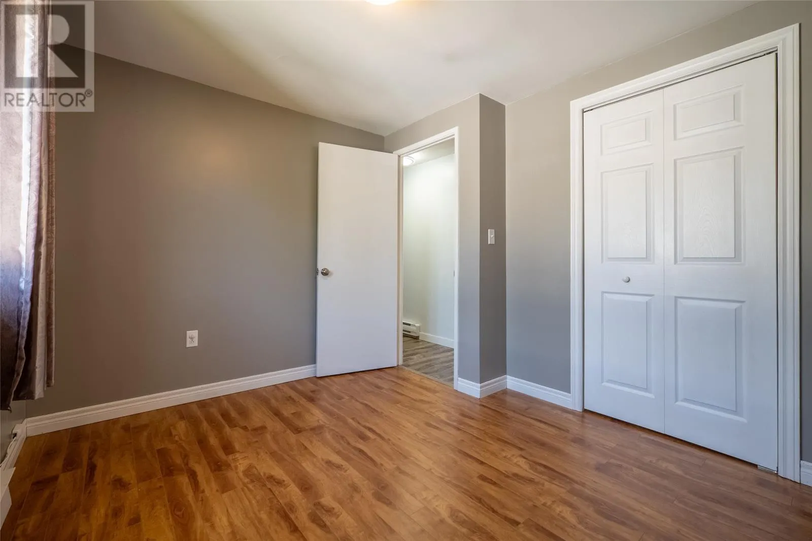 15 Marconi Place