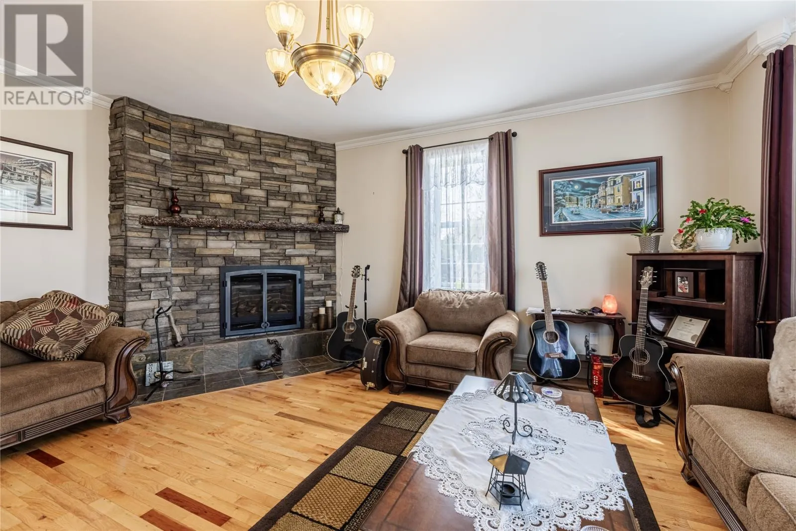 2 Hayes Avenue