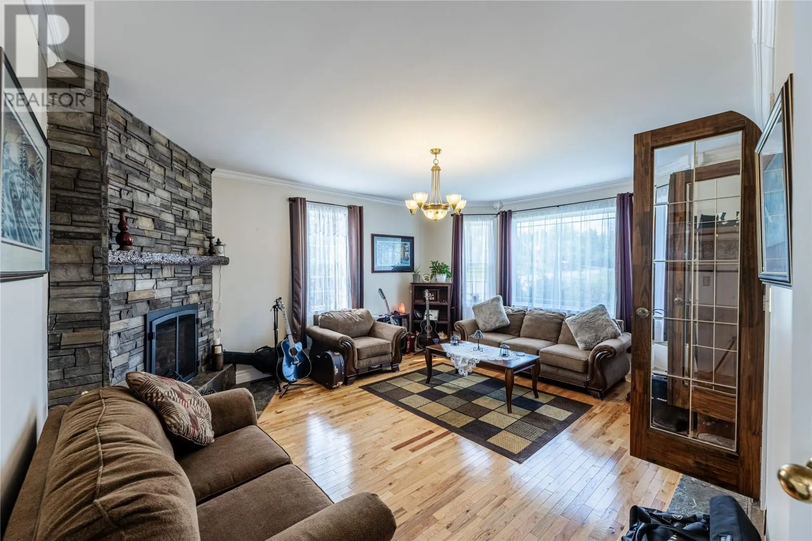 2 Hayes Avenue