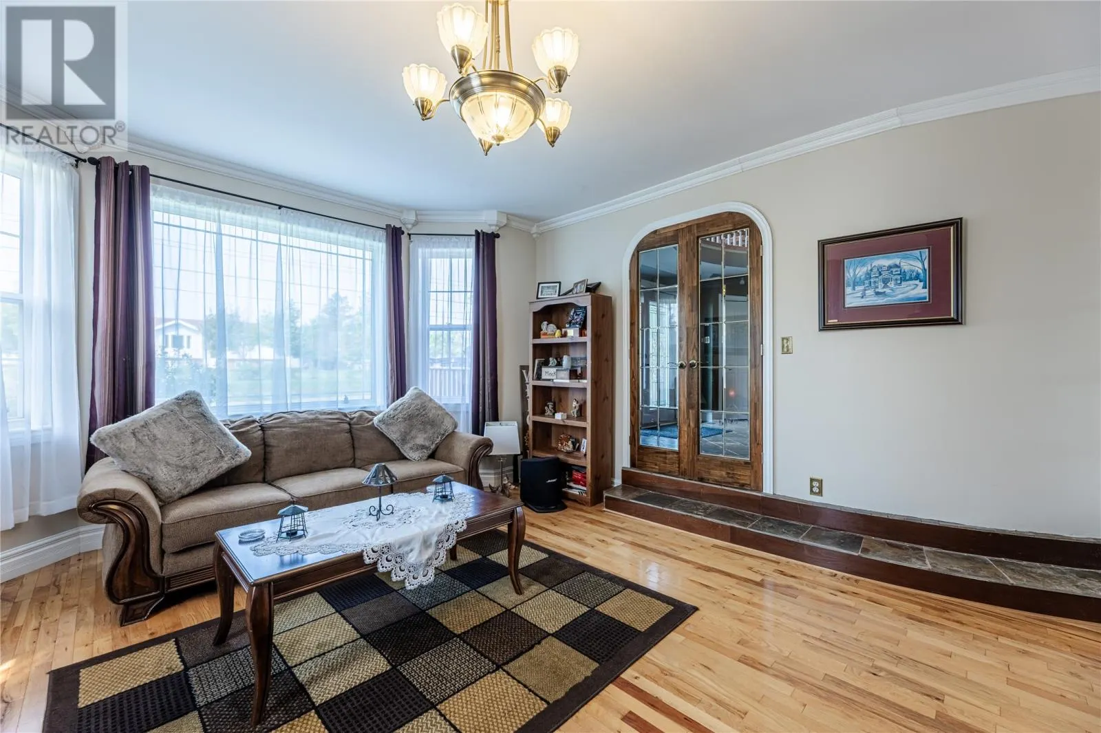 2 Hayes Avenue