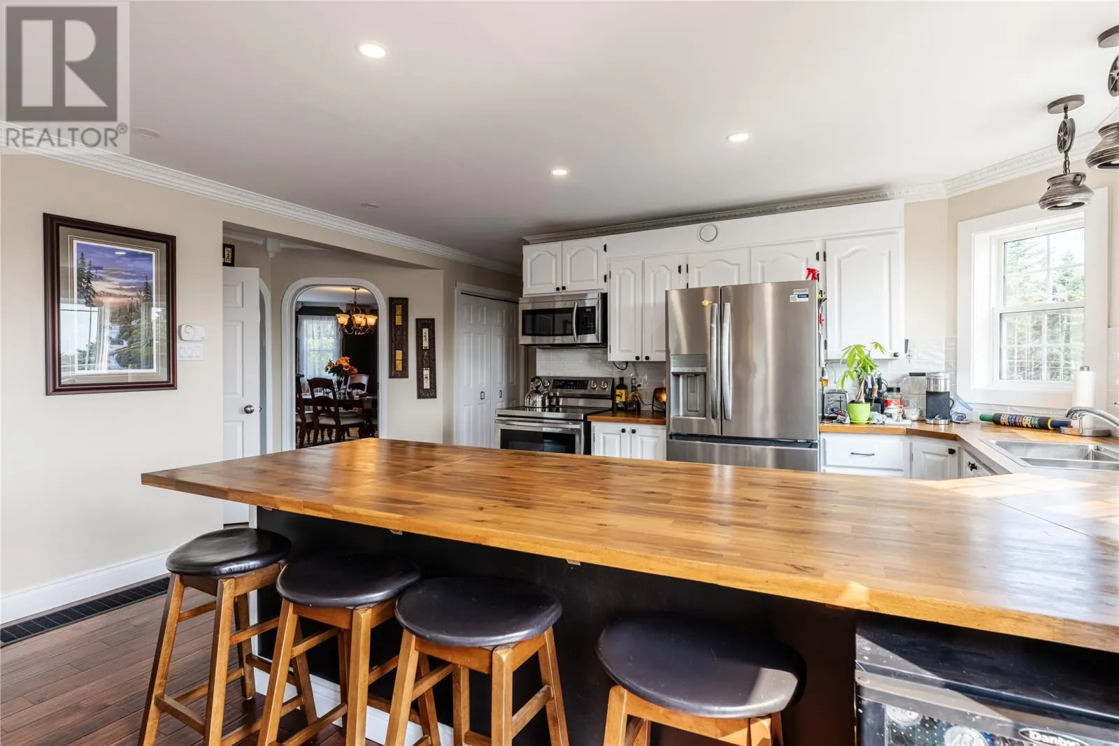 2 Hayes Avenue