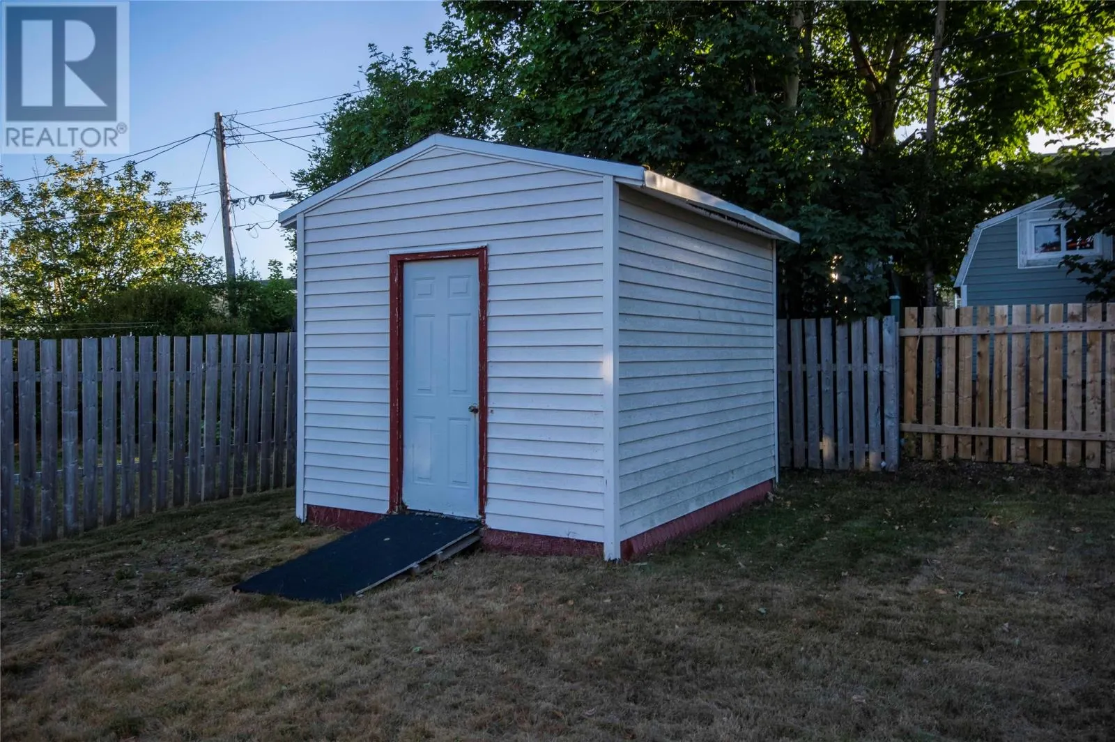 30 Lloyd Crescent