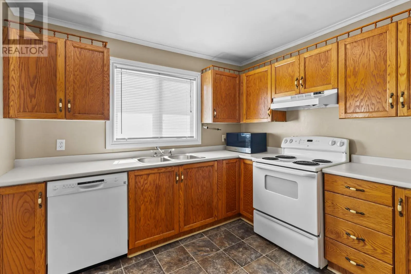 393 Hamilton Ext. Avenue