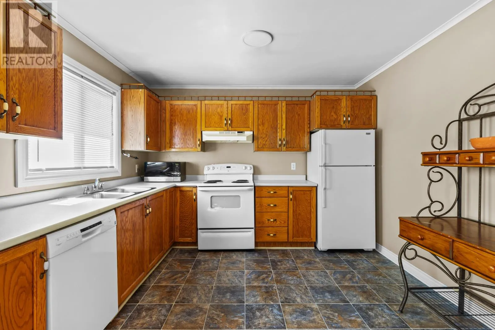 393 Hamilton Ext. Avenue