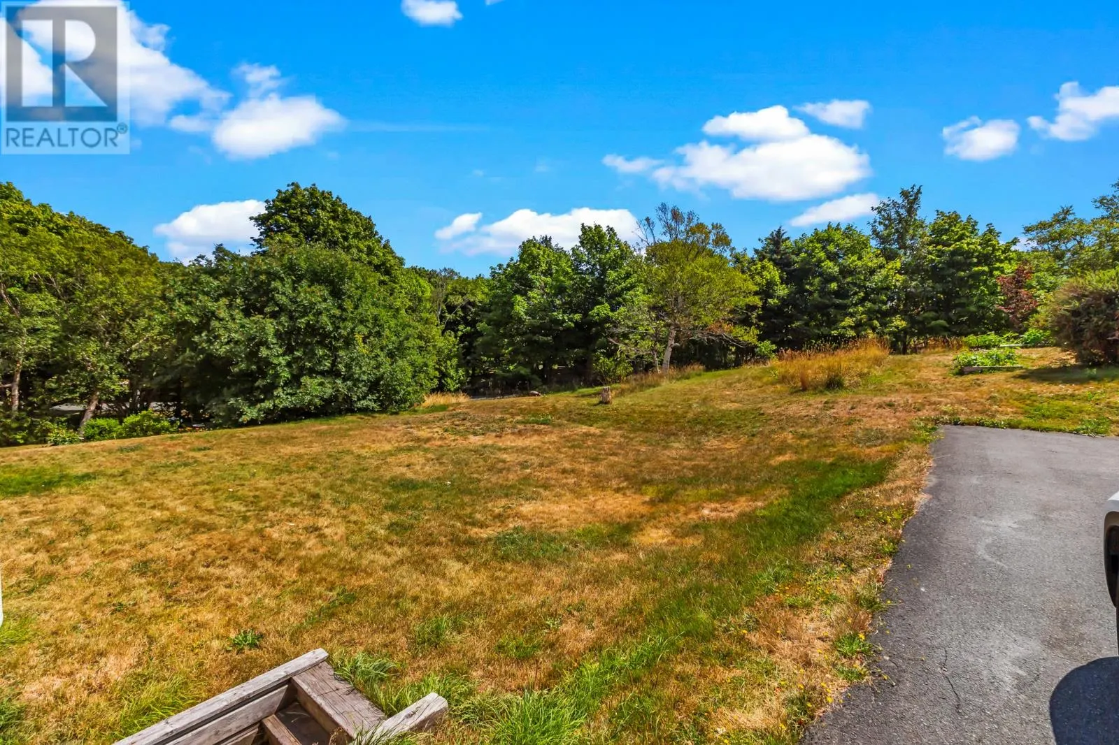 393 Hamilton Ext. Avenue