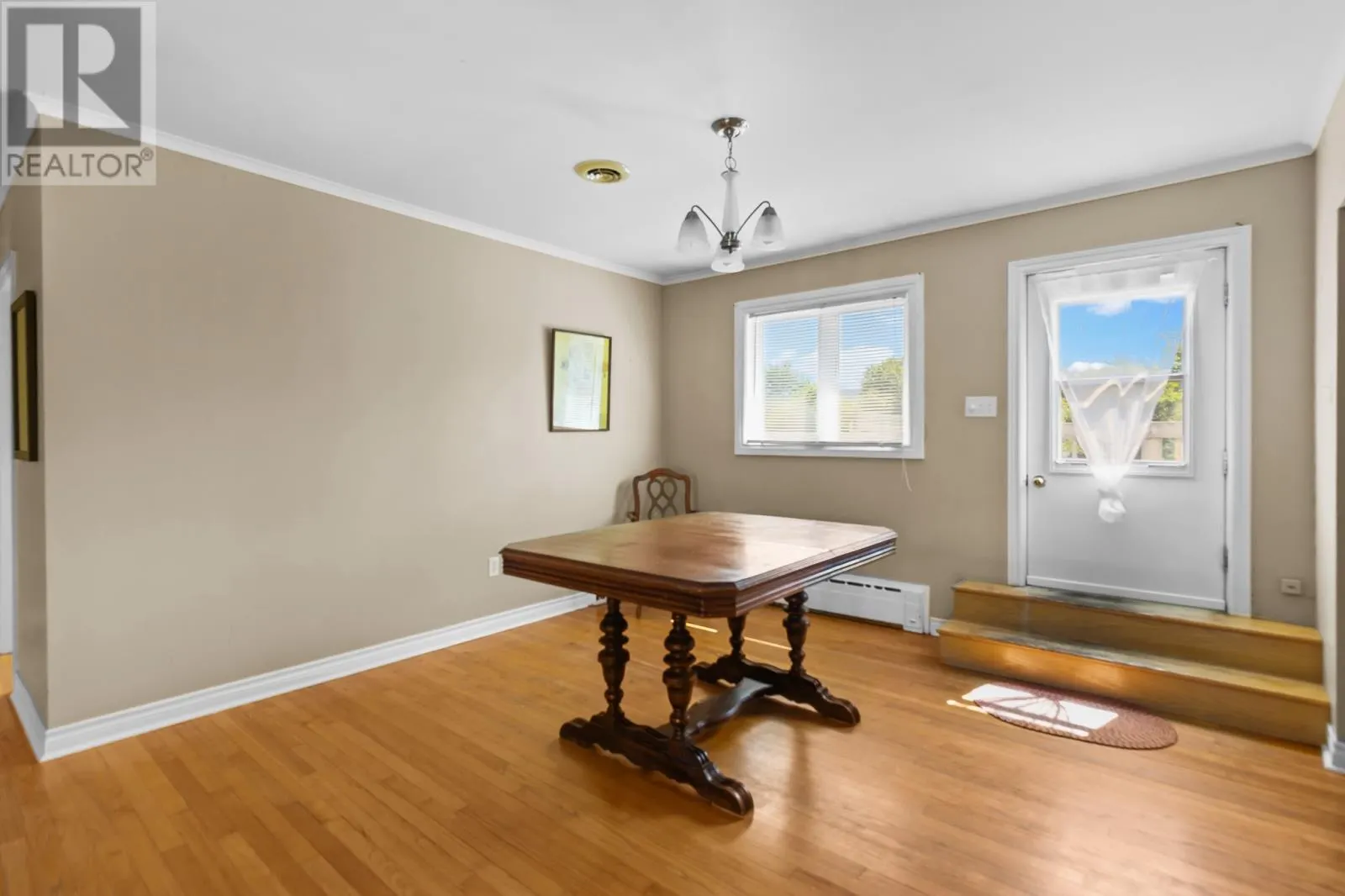 393 Hamilton Ext. Avenue