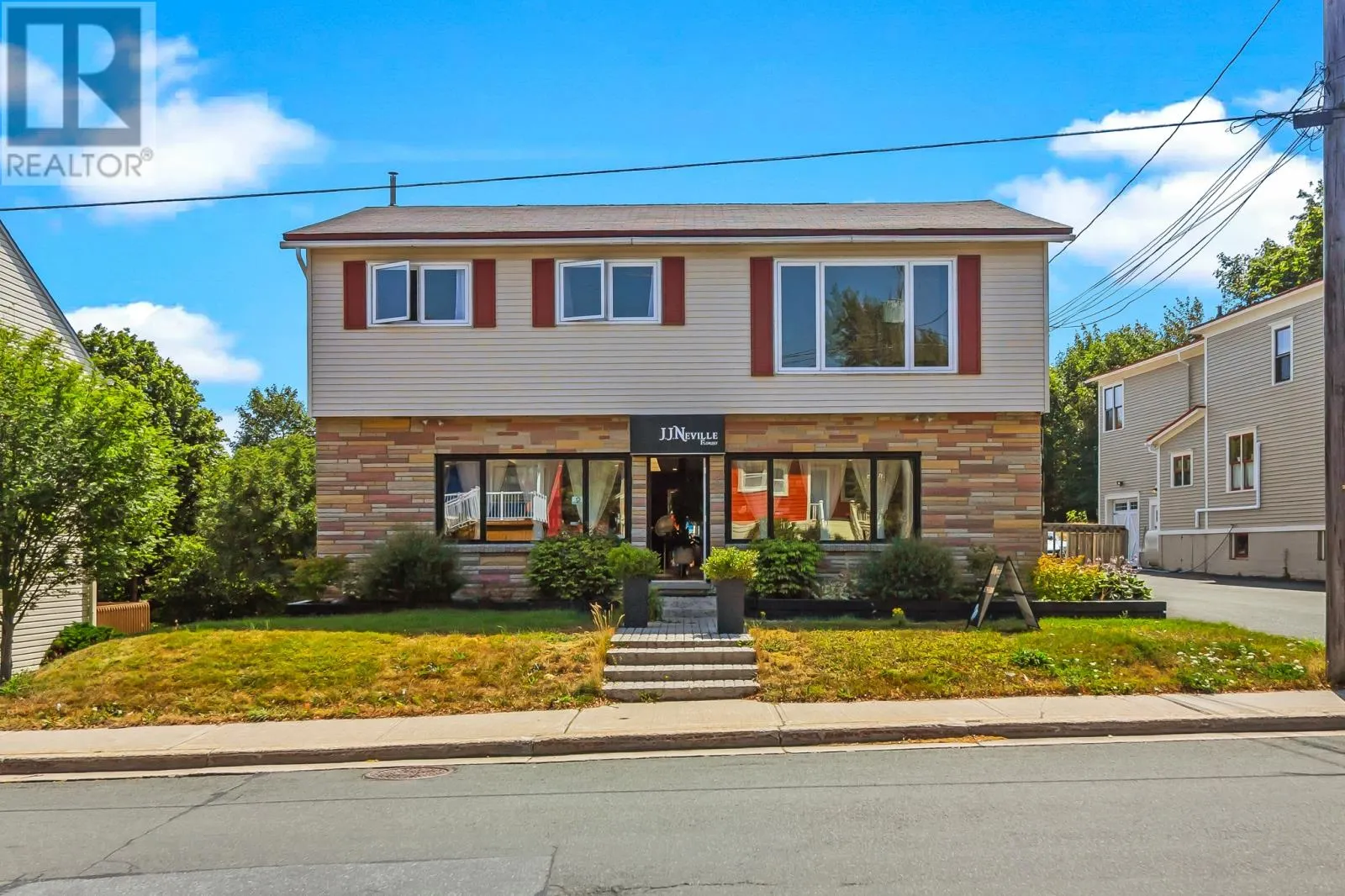 393 Hamilton Ext. Avenue