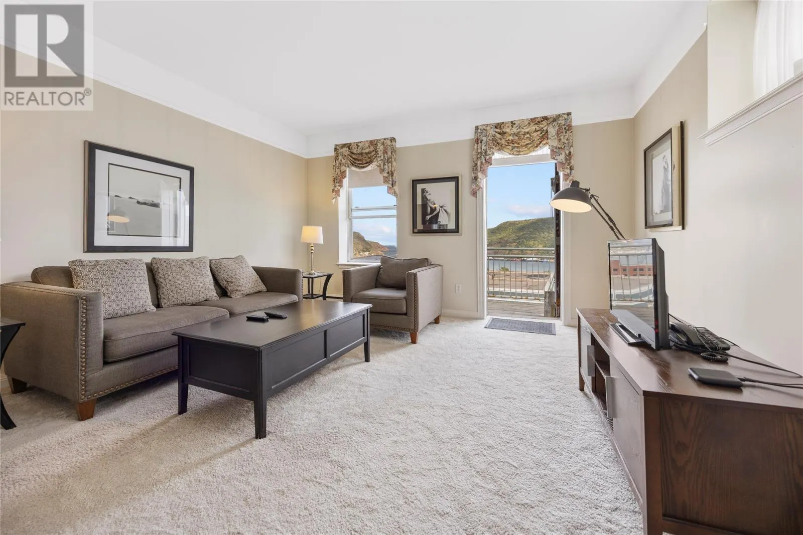 22 Flavin Street Unit#403, #403