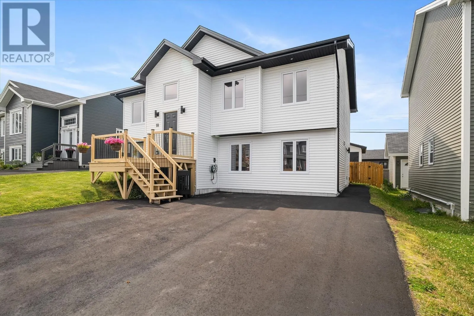 18 Caravelle Place