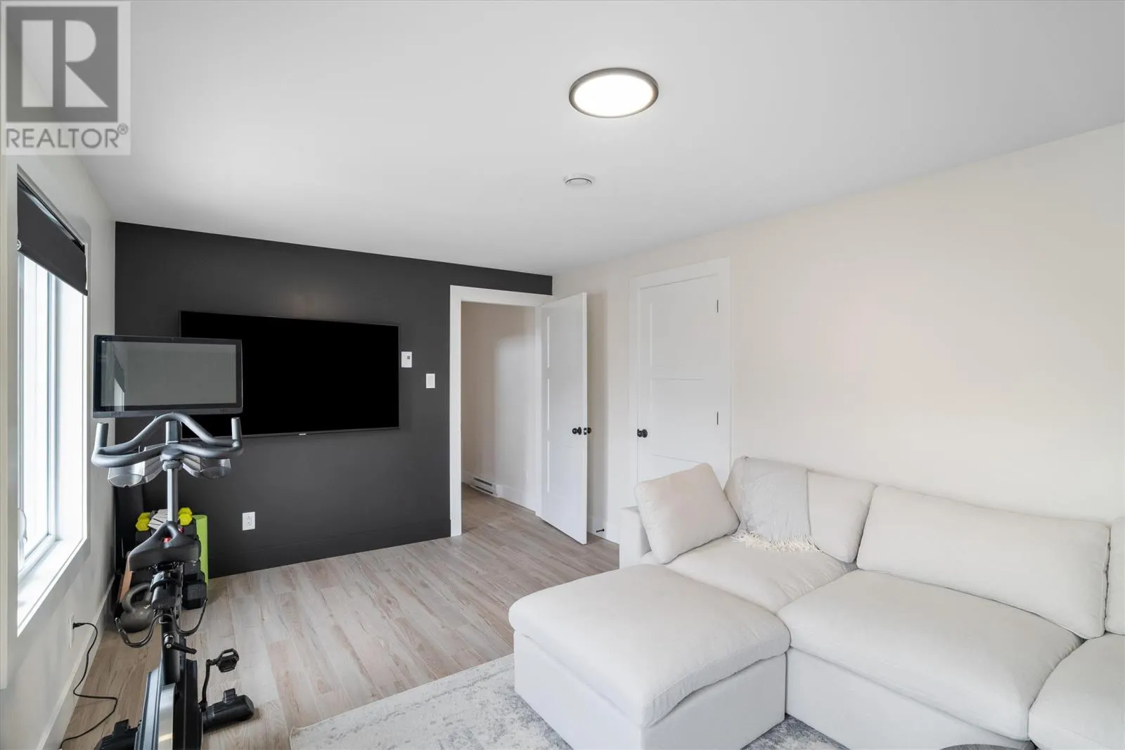 18 Caravelle Place