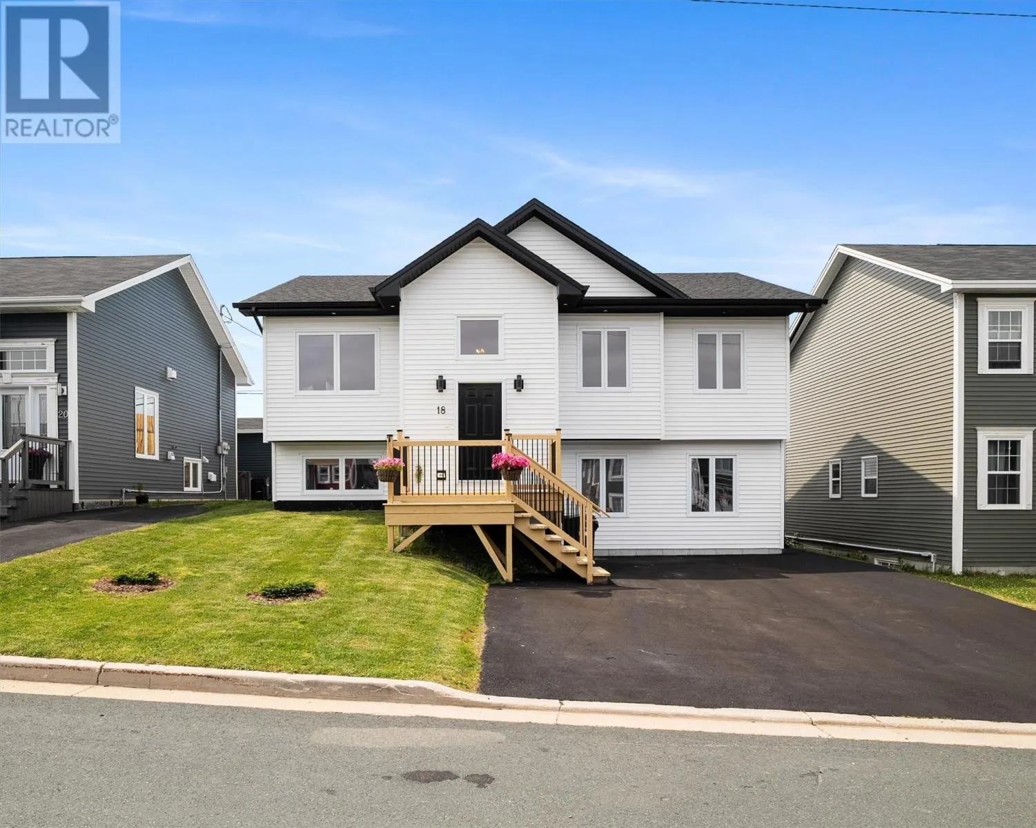 18 Caravelle Place