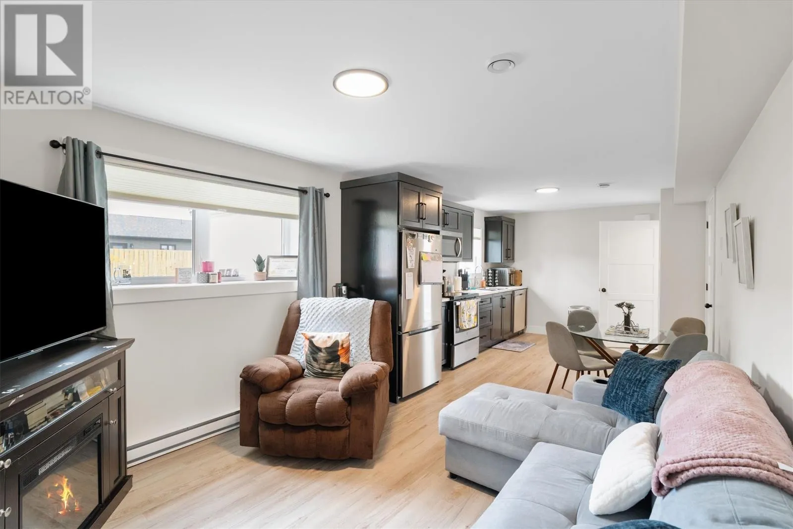 18 Caravelle Place