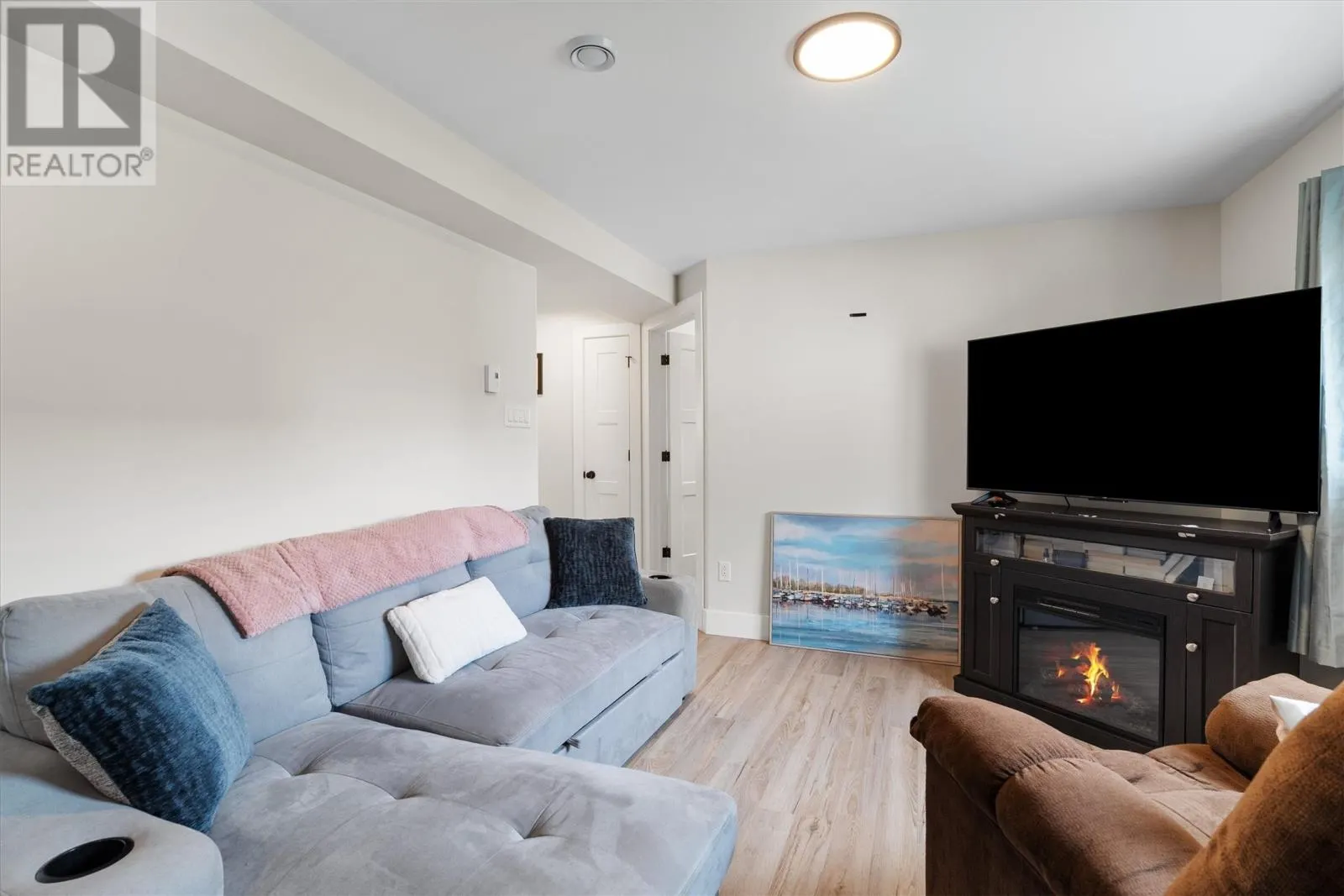 18 Caravelle Place