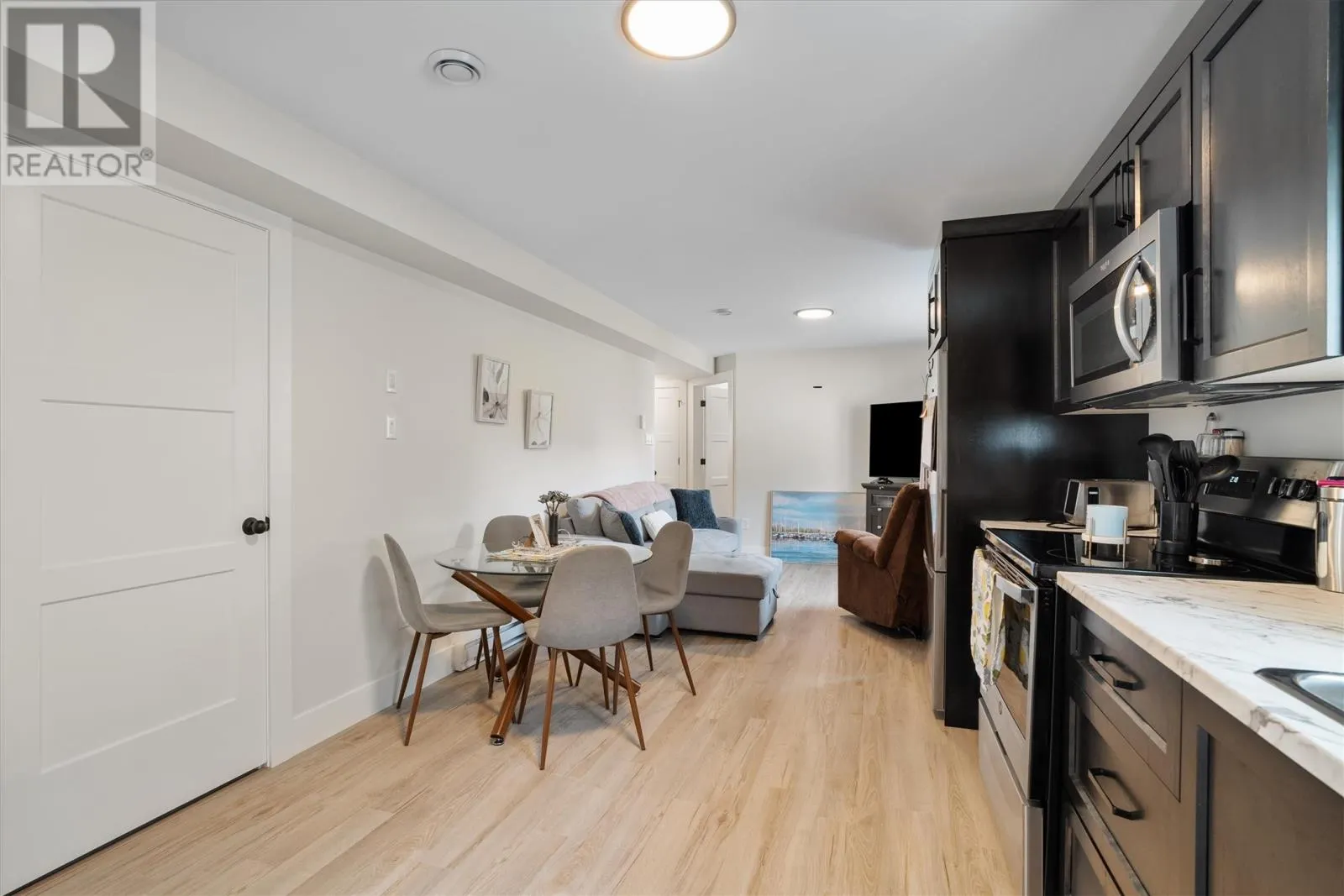 18 Caravelle Place