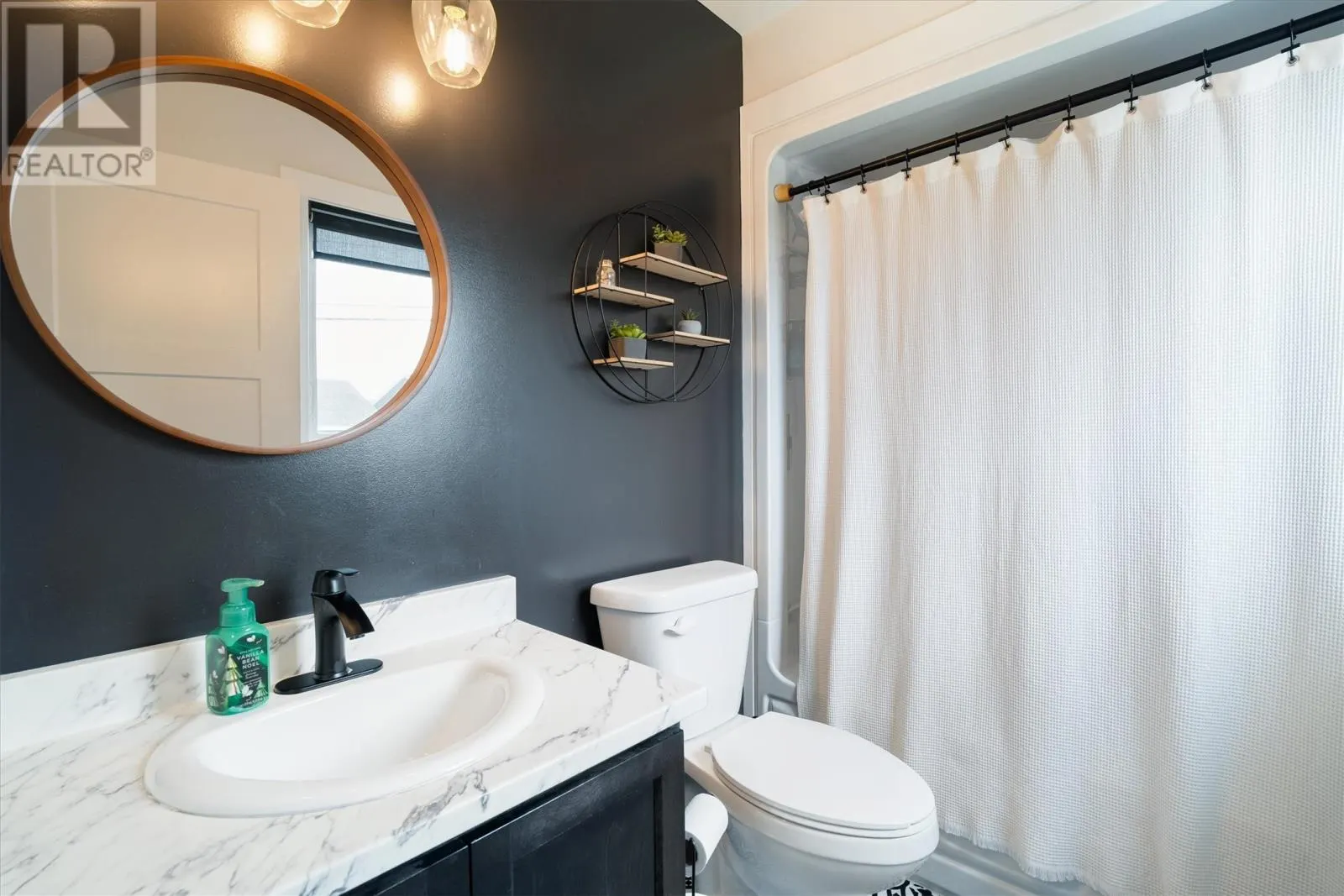 18 Caravelle Place