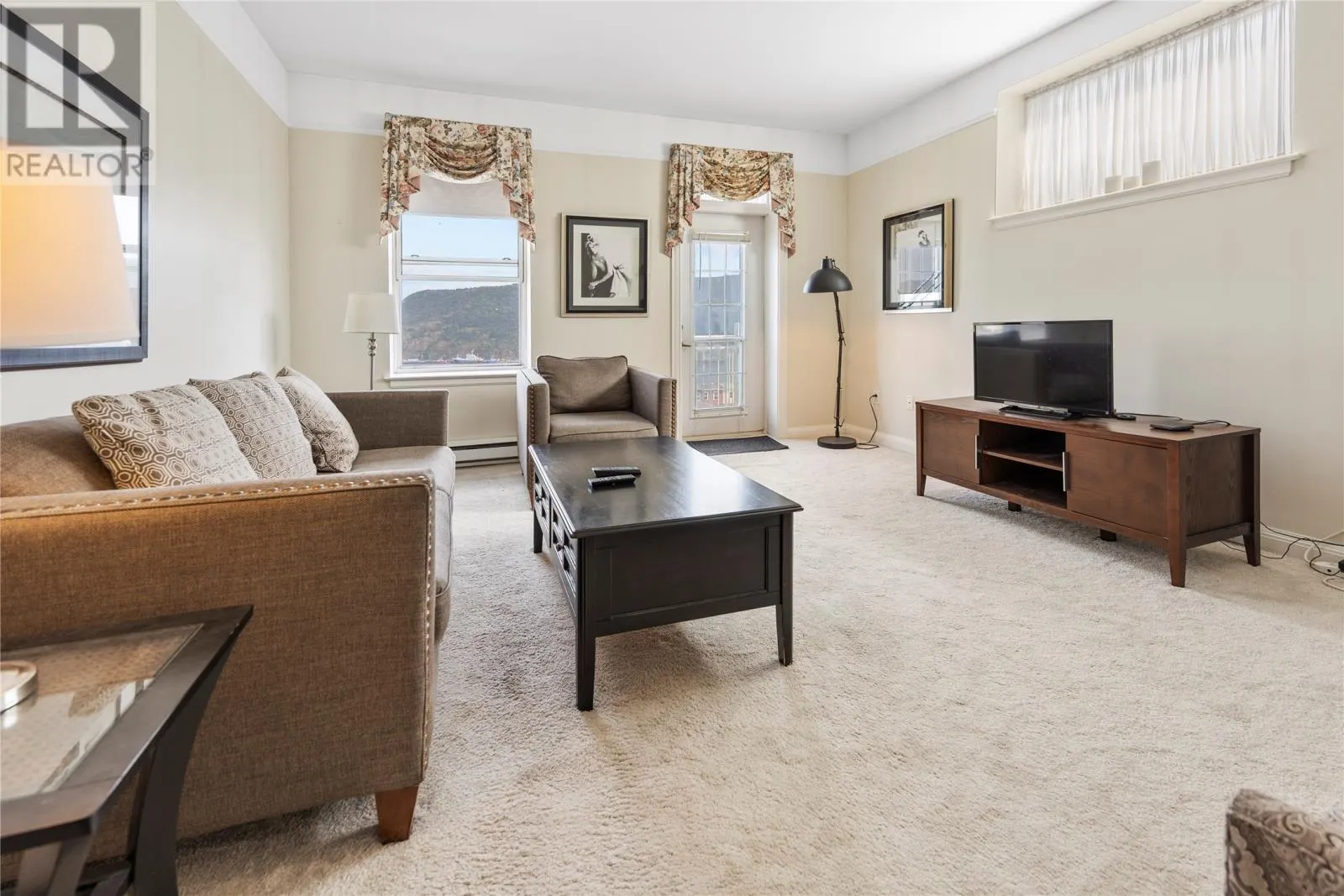 22 Flavin Street Unit#403, #403