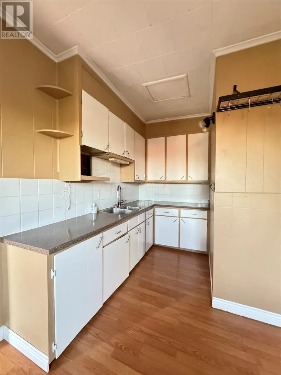 7 Boar Point Hill Road