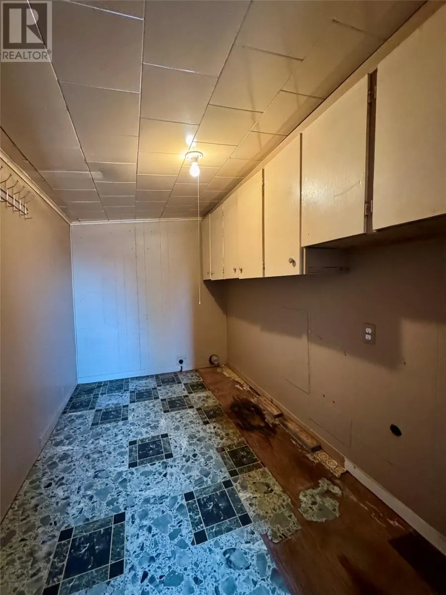 7 Boar Point Hill Road