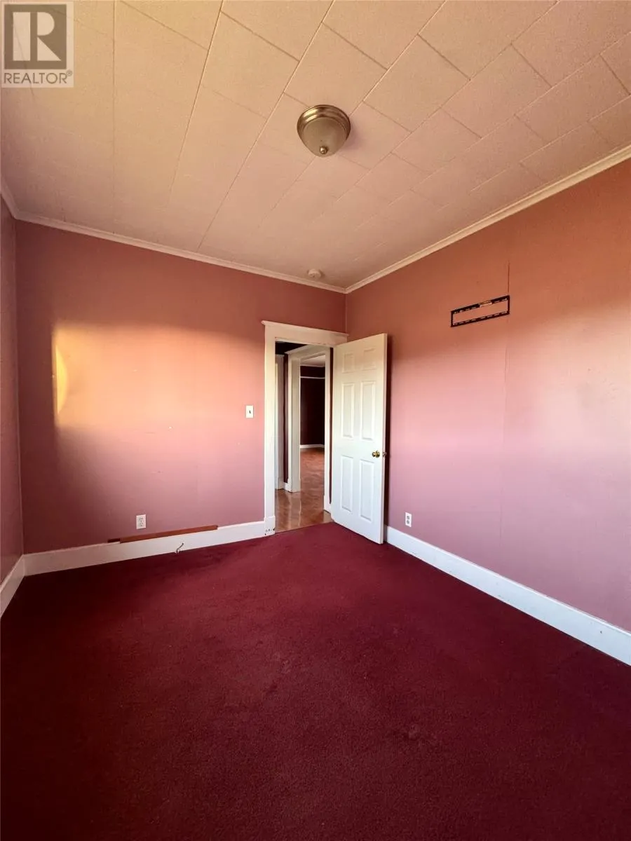 7 Boar Point Hill Road