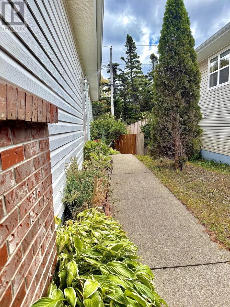 21 HIBERNIA Drive