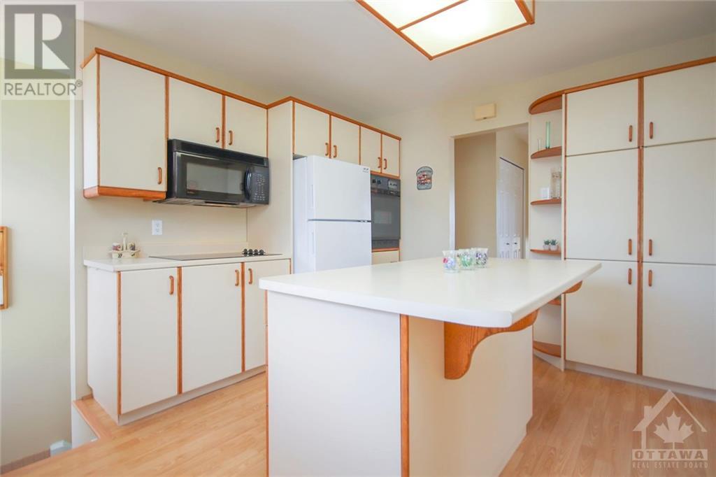 Listing 1300258 - Large Photo # 10